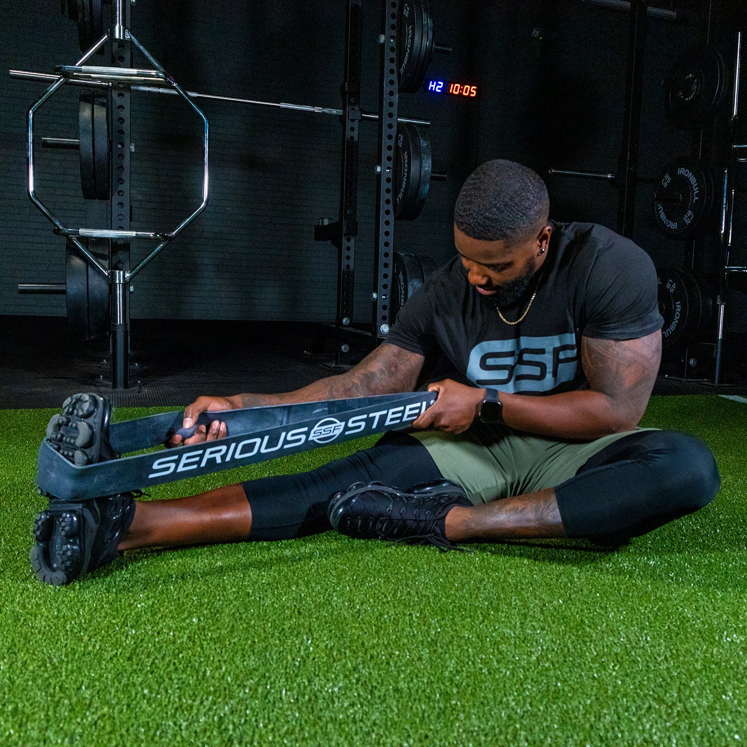 5-32in-Band_Antonio-Hamstring-Stretch_Aug-2022_4_46693d4e-54e4-4147-b48b-446ddfa83d6b.jpg